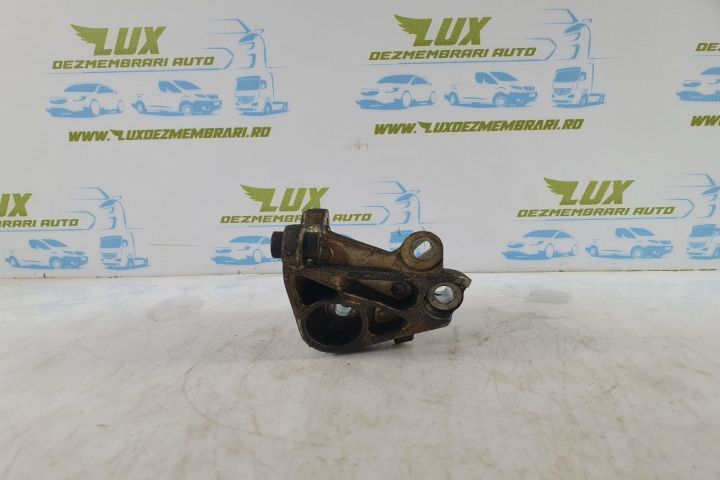 Suport pompa inalta presiune 1.9 dci f9q 8200193773 Renault Scenic 2  [din 2003 pana  2006] seria