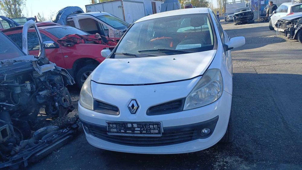 Dezmembrez Renault Clio 3-1.6 Benzina Din 2008 -Cutie Automata-K4M-C8