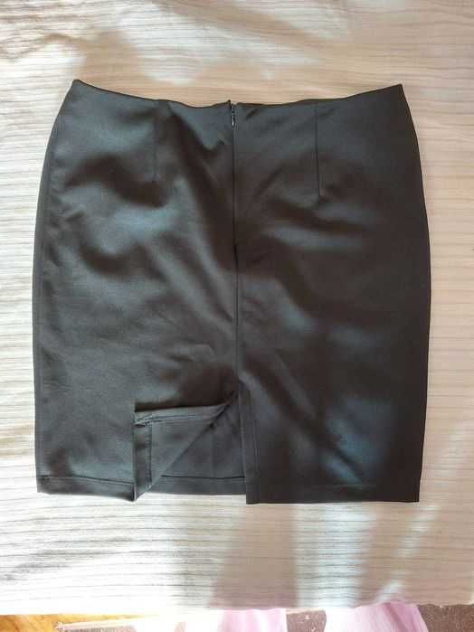 Top M fara mâneci senzual/fusta creion L/veste tricotate, nepurtate