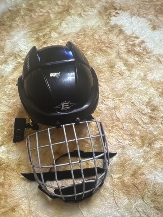 Хоккейный шлем EASTON