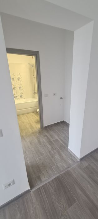 Vand apartament 3 camere