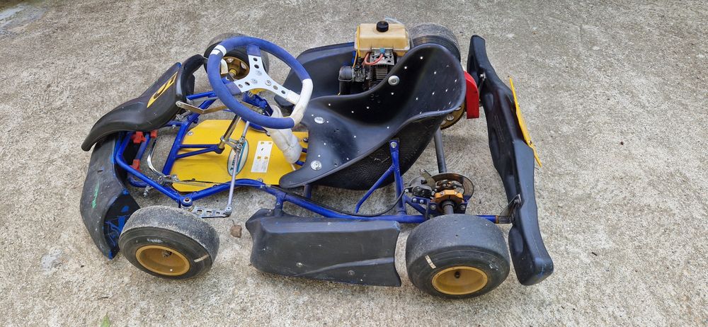 Vand go kart cu motor Comer 50cc