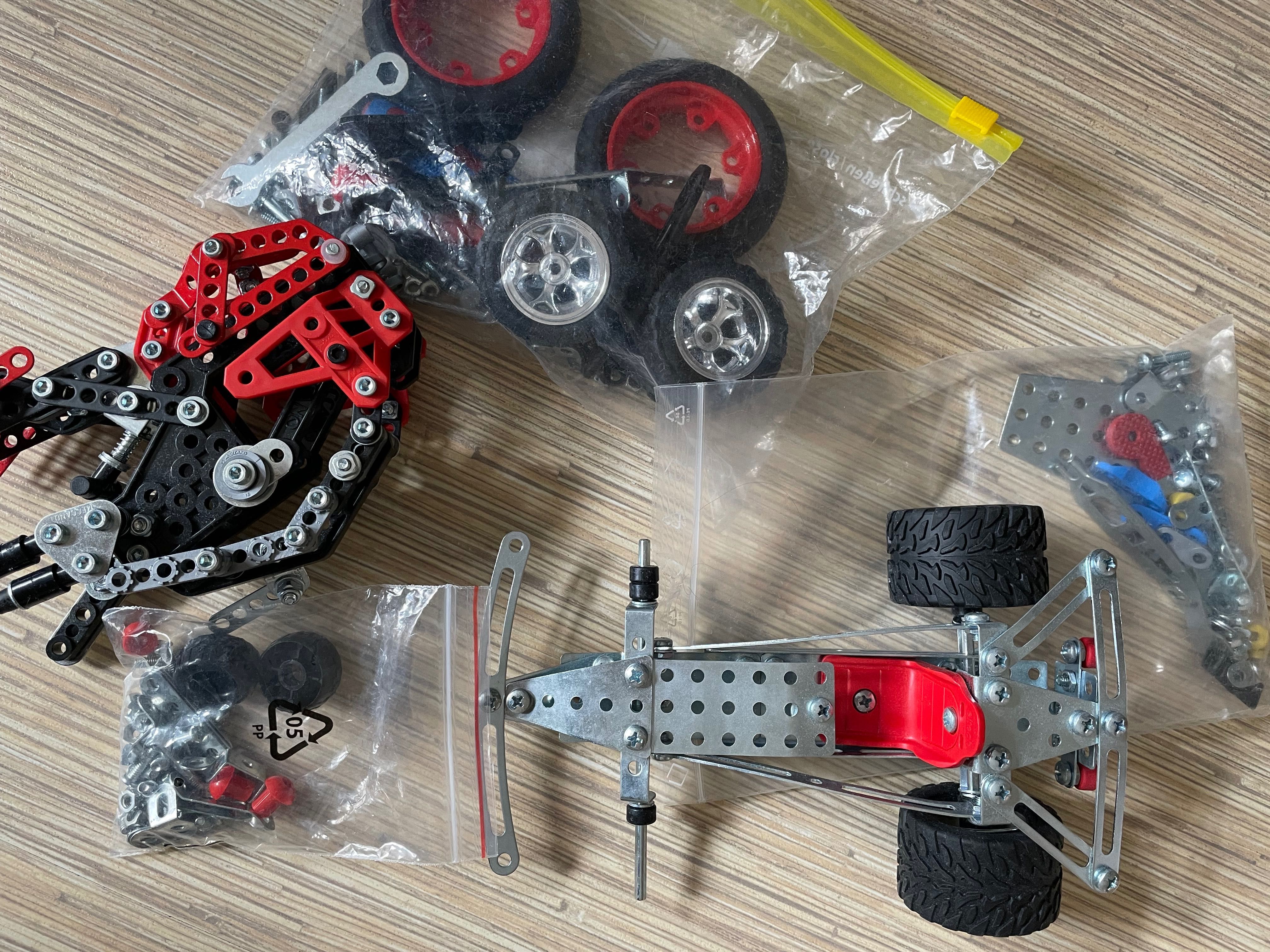 3 броя Конструктор MECCANO, 10 +,  кола, голям мотор и малък мотор
