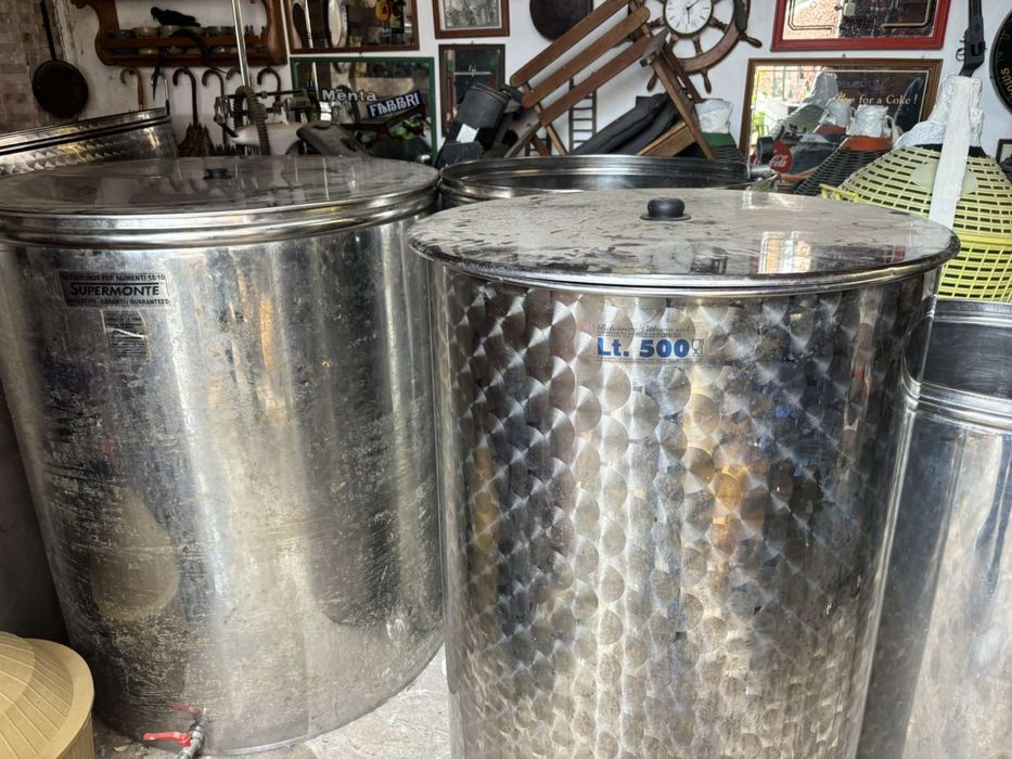 Съдове за вино, внос от Италия