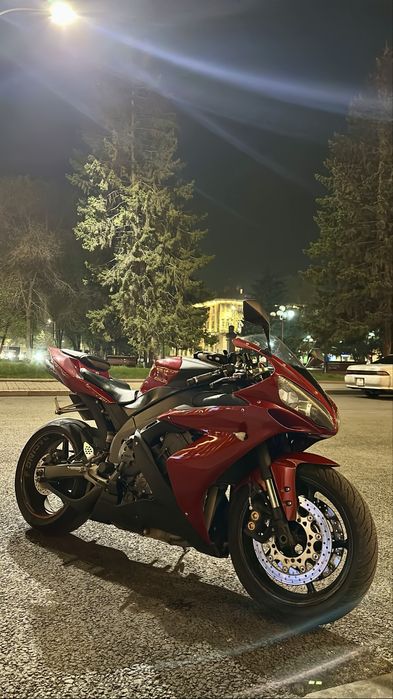 Yamaha R1 2004 года