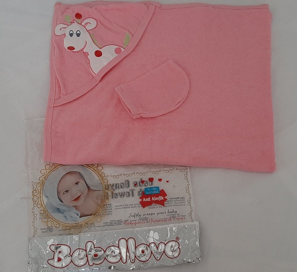Полотенце-уголок с мочалкой для новорожденных