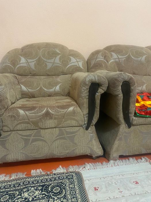 Отдам даром диван