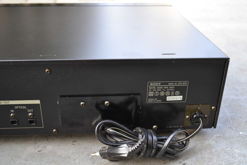 DAT Sony DTC 670