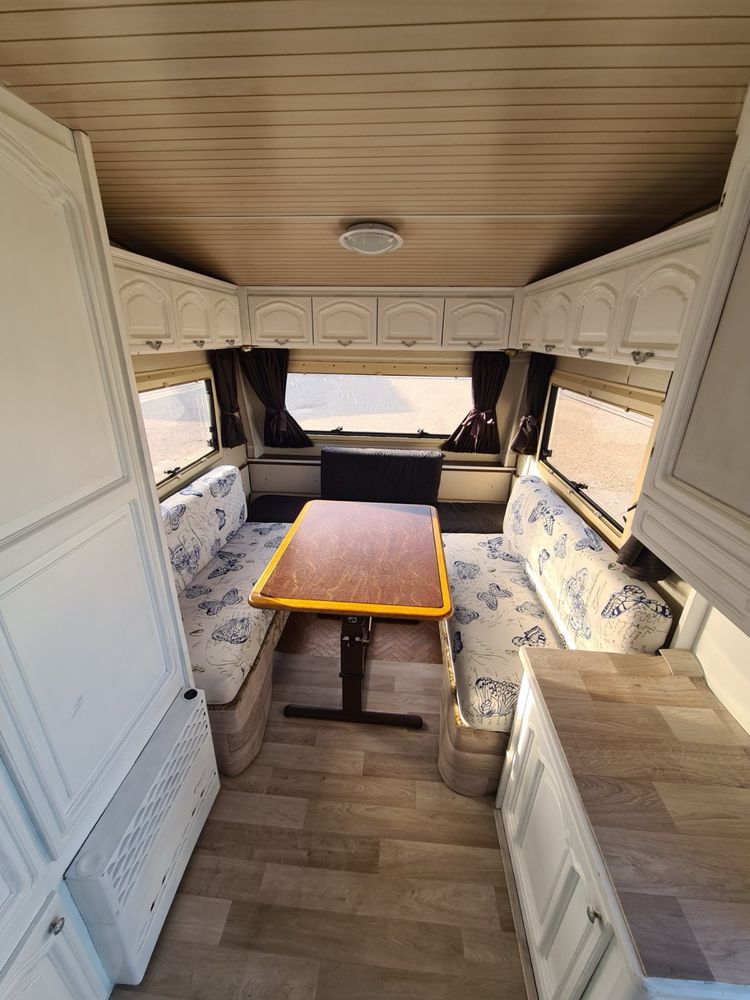 Продава се каравана HOBBY 400C