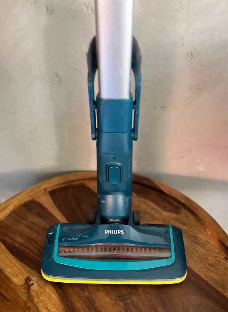 Безкабелна прахосмукачва Philips FC6725/01