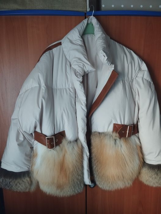 Пухено яке с естествен косъм от лисица