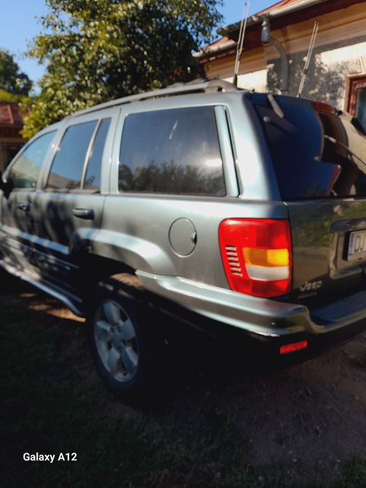 Vând autoturism jeep