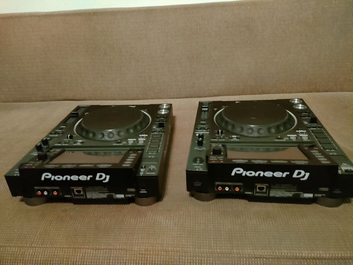 NU trimit Set playere Pioneer CDJ 2000 Nexus 2 Nu 3000