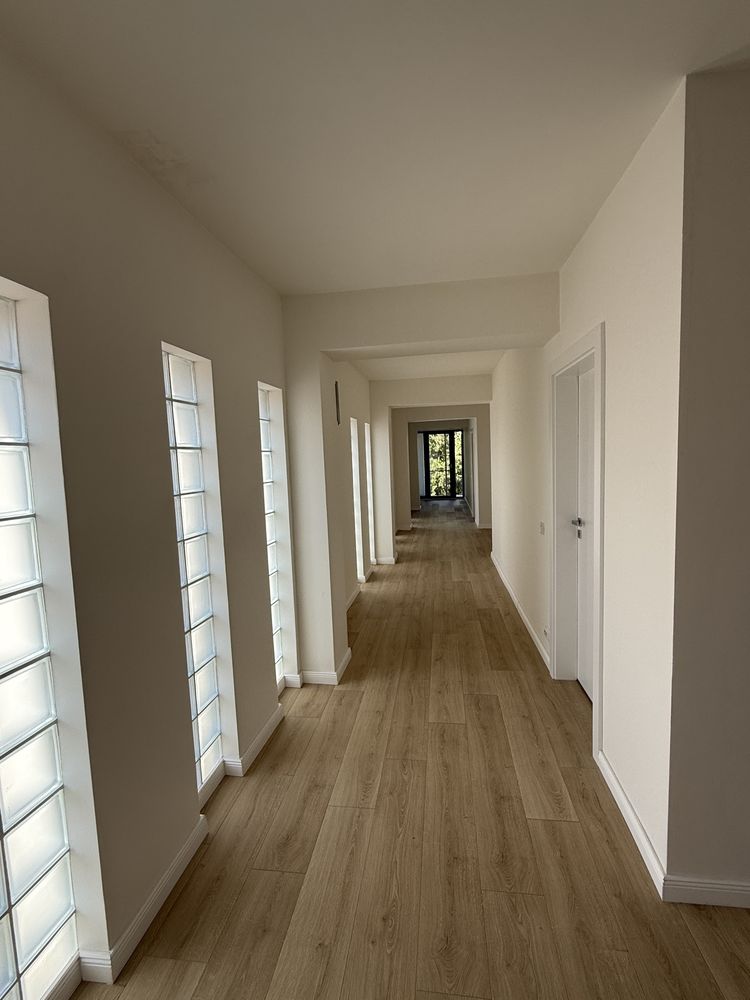 Cladire de vanzare 543 mp (casa + spatiu comercial) Bul Primaverii