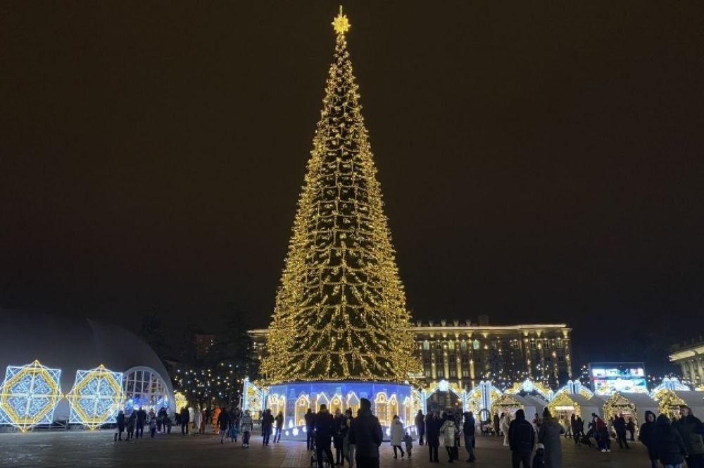 Новогодний ёлка от 2 метр до 20 метров