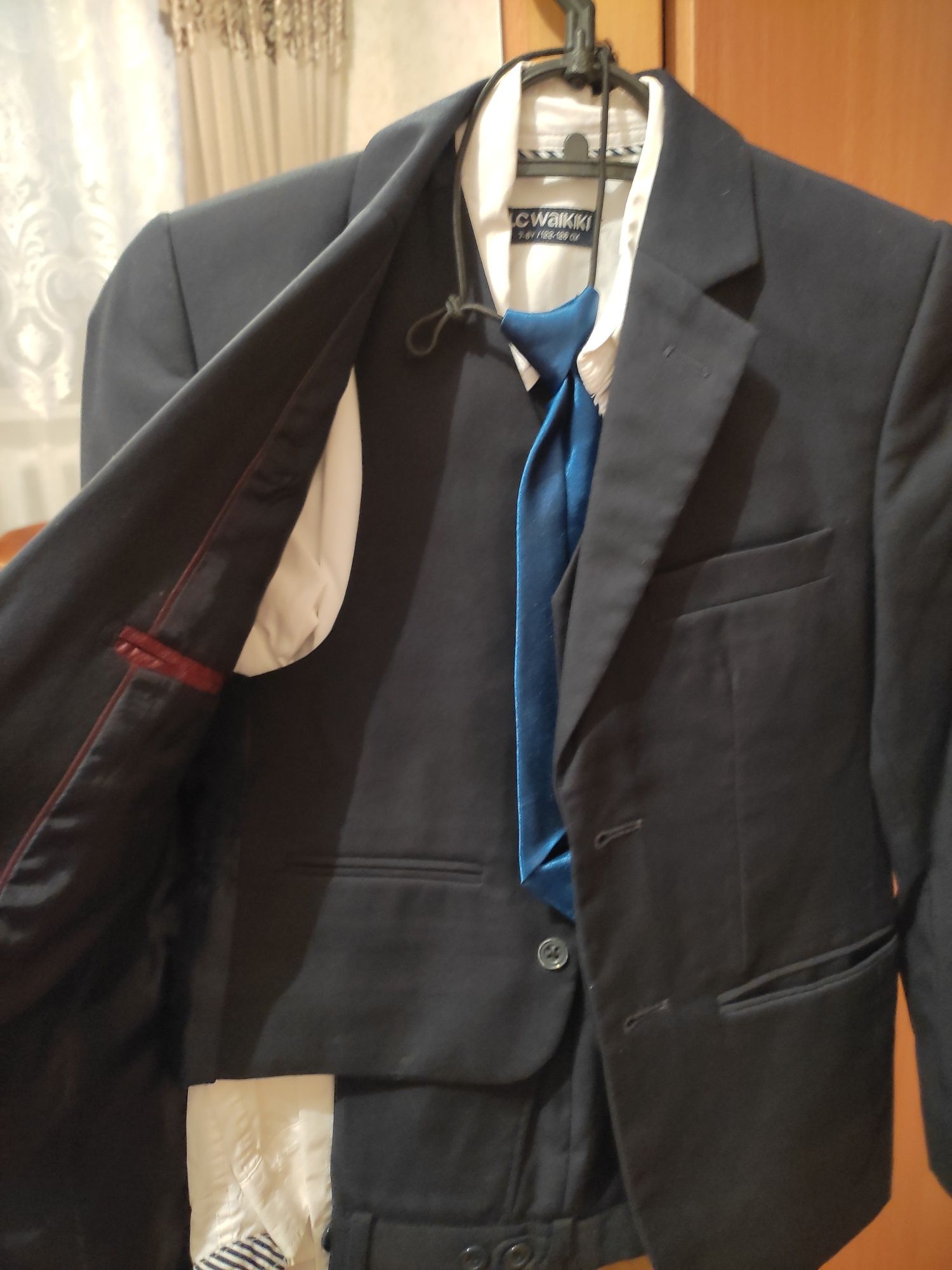 Школьный костюм + рубашка + галстук Турция 5000
