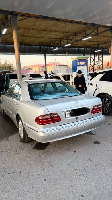 Mersedens benz sotiladi