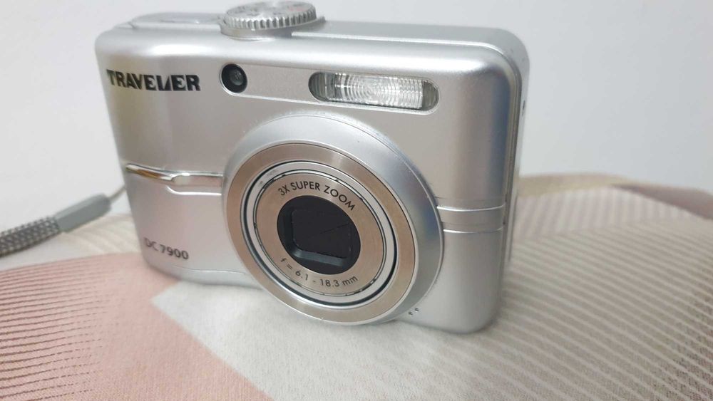 фотоапара TRAVELER DC-7900