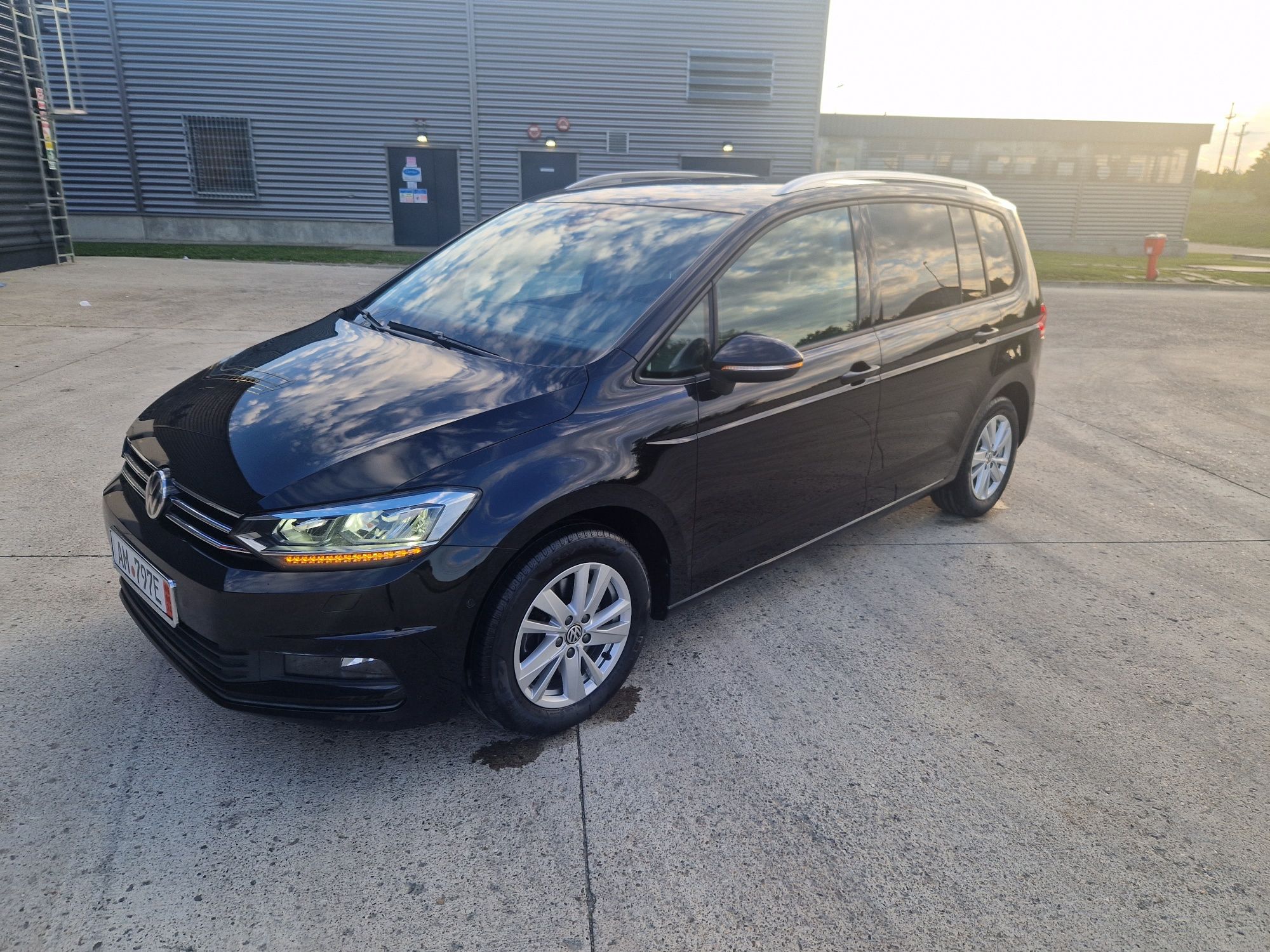 VW TOURAN 2020 DSG 7+1 LED/ LANNE ASSIST/ Distronic
2.0 TDI/ 150