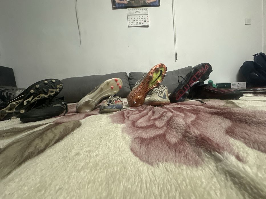 Ghete de fotbal elite si academy marimea 44 si 43