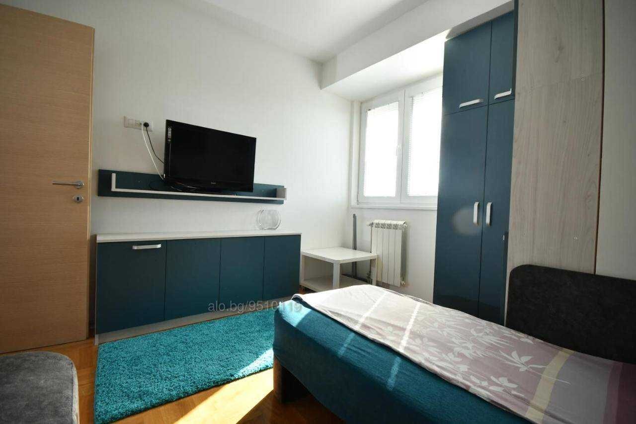 Дава се под наем Тристаен апартамент в София, Младост 1А - 90 кв.м за 561 € - Снимка #2