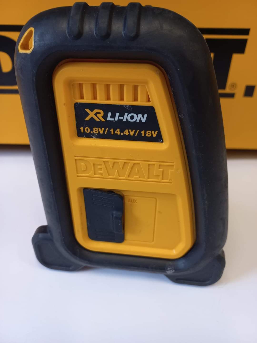 Акумулаторна Bluetooth колонка Dewalt DCR006
