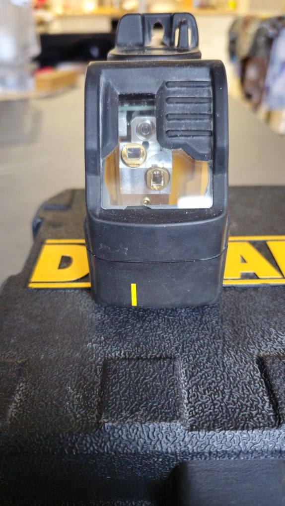Лазерен нивелир Dewalt DW088