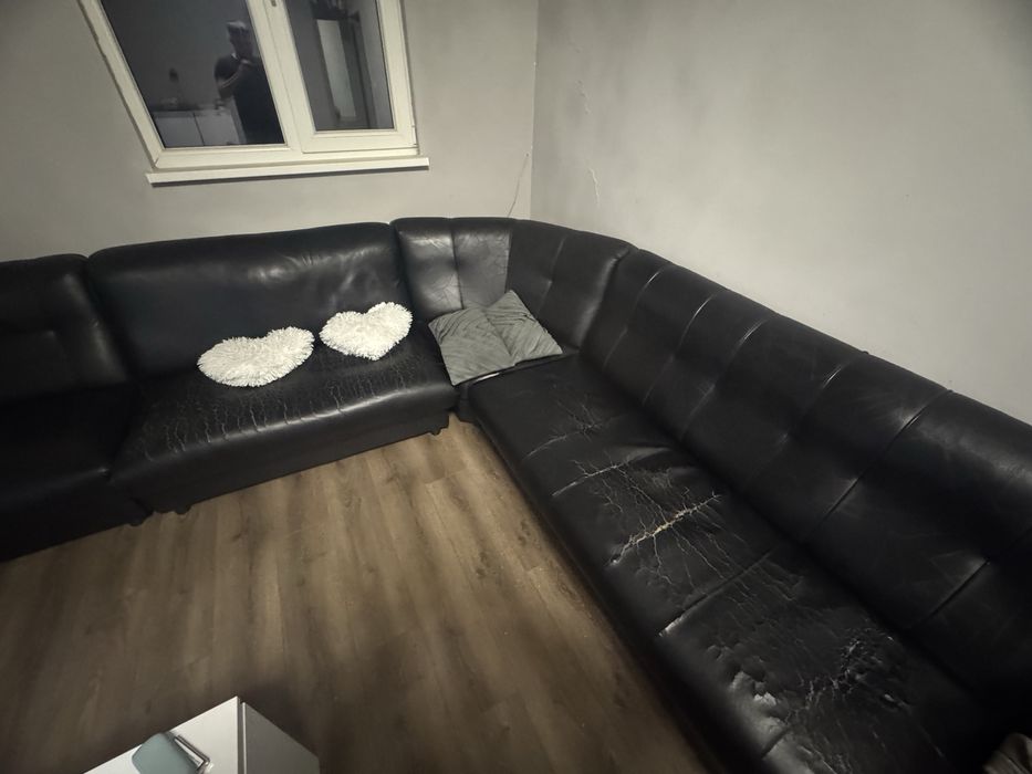 Кожен ъглов диван