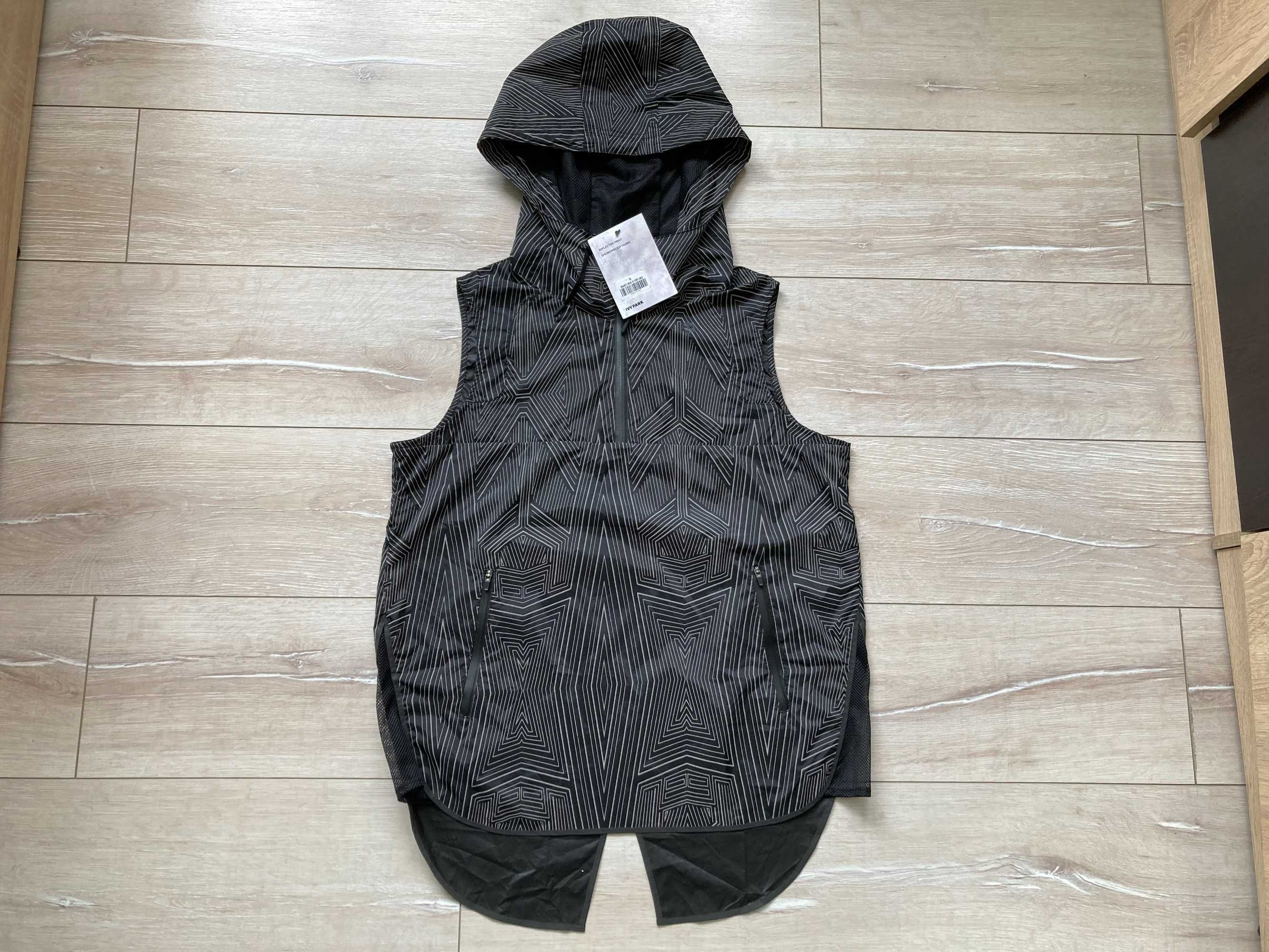 НОВО Ivy Park Reflective Print Showerproof женско елече елек размер S