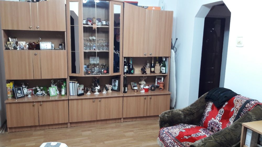 Vand apartament cu 3 camere in Vaslui