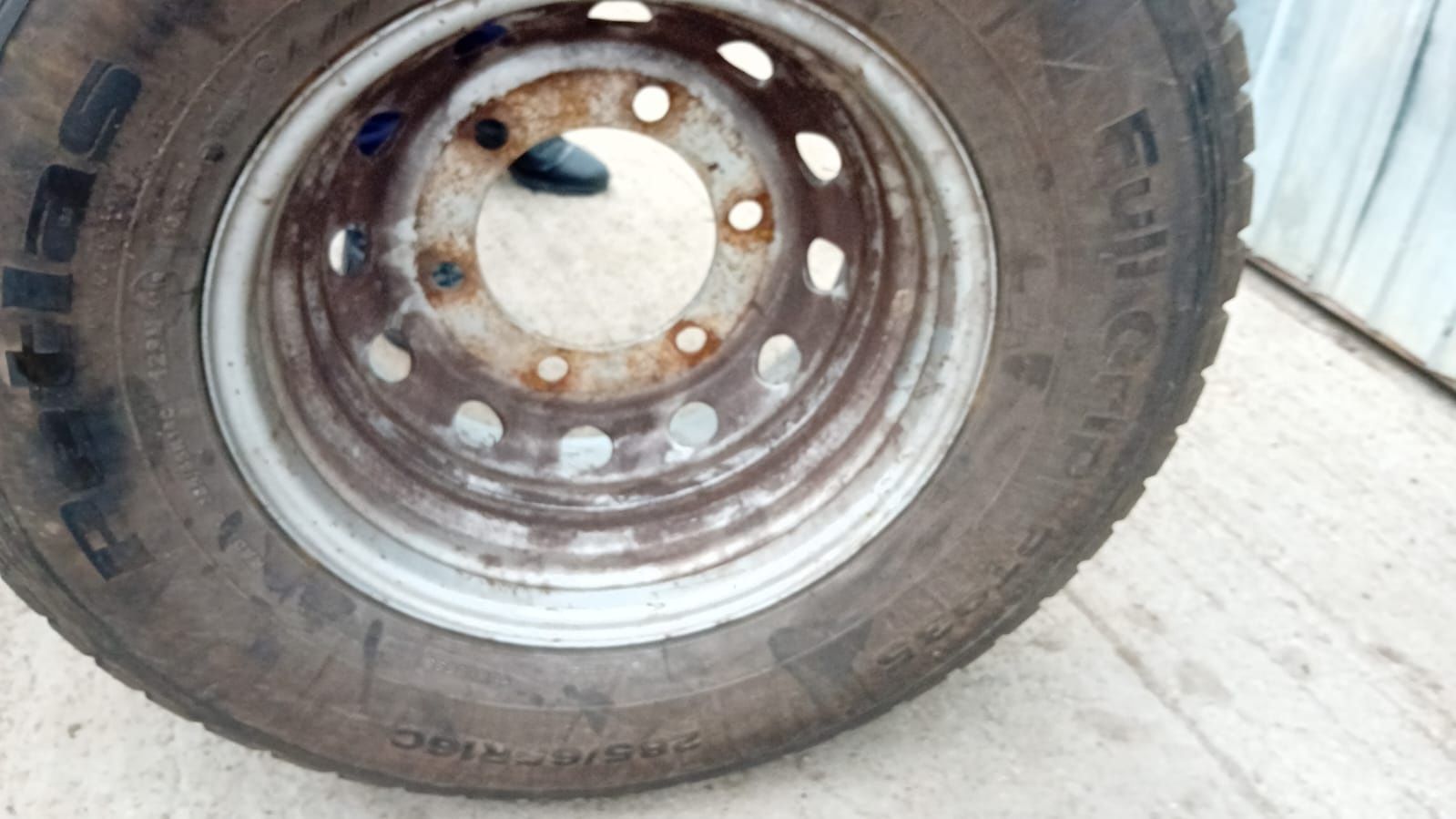 Vînd 4 roți 285/65/16c