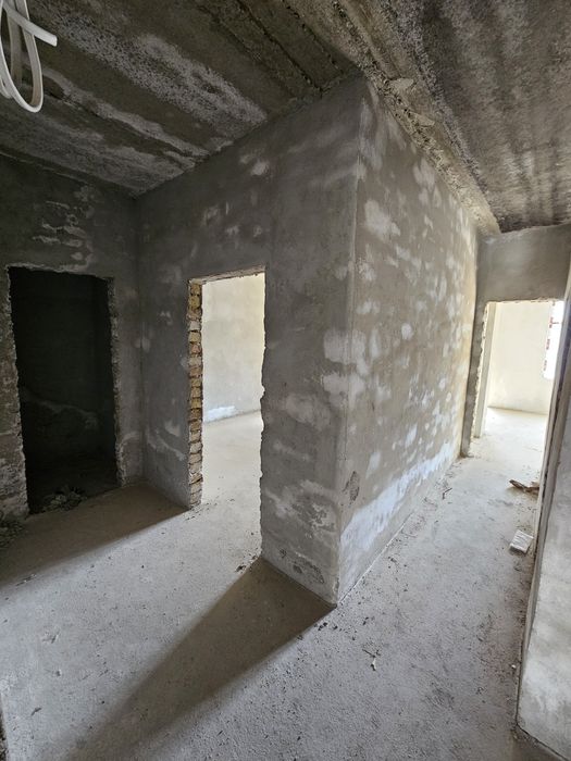 Karobka 1 xona 2 xona qilingan 68m²