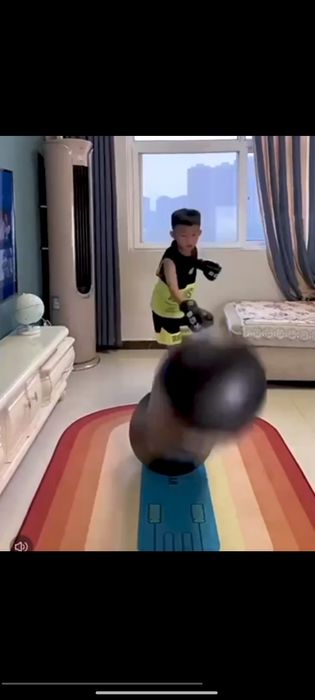 Bolalar va kattalar uchun havoli grusha

  Puflanadigan pol zarb halta