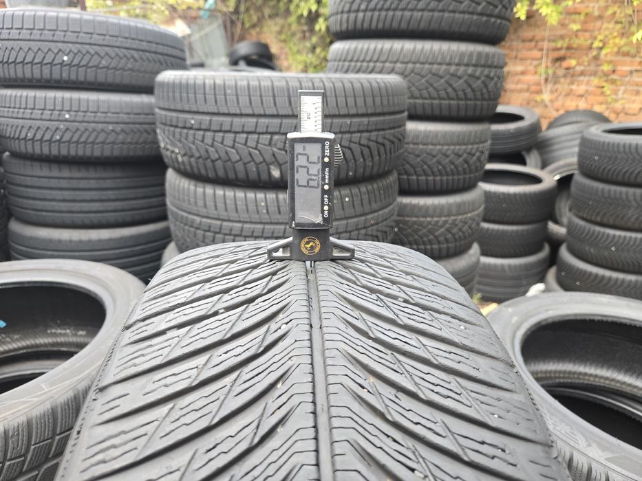 4бр. 245 45 19 Michelin зимни.