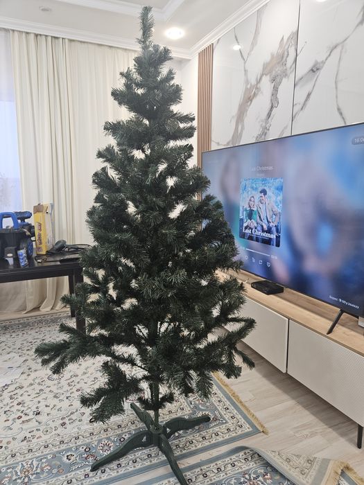Продам ёлку высота 210см