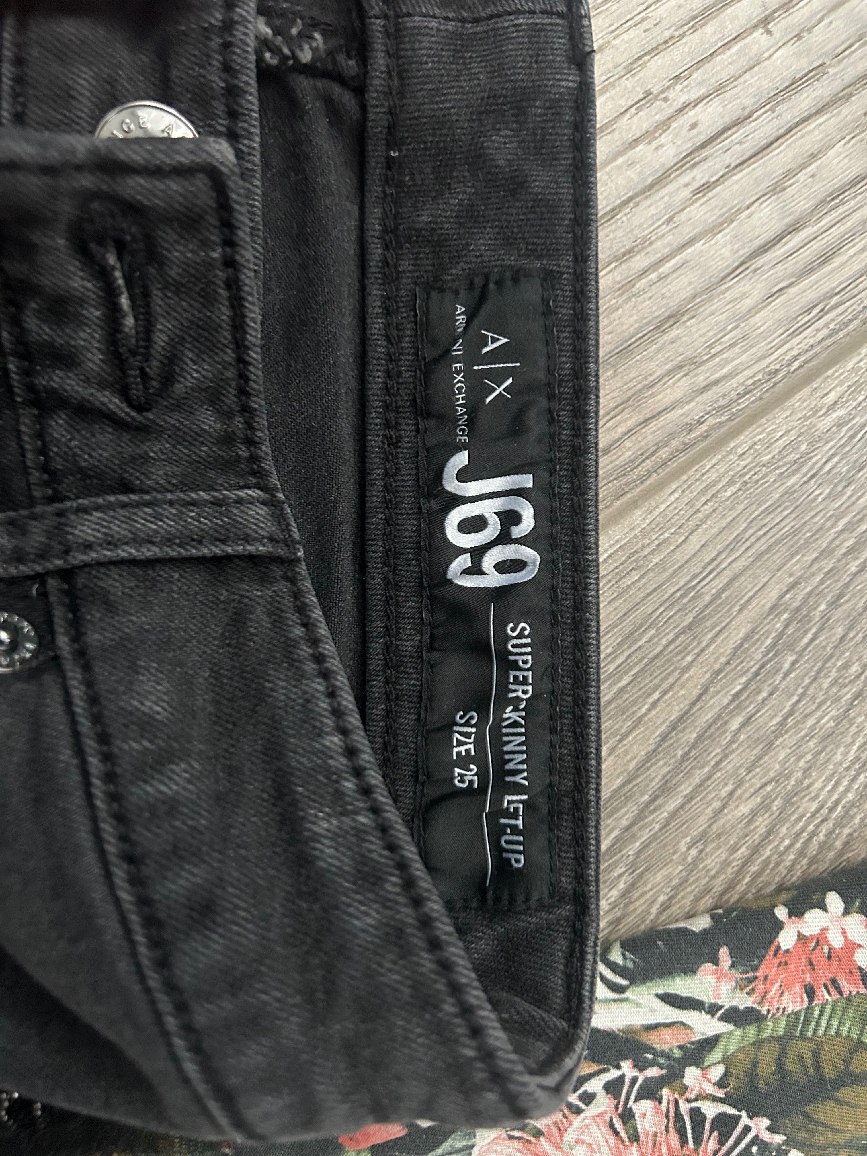 Оригинални нови дънки на Armani Exchange и панталон на Guess