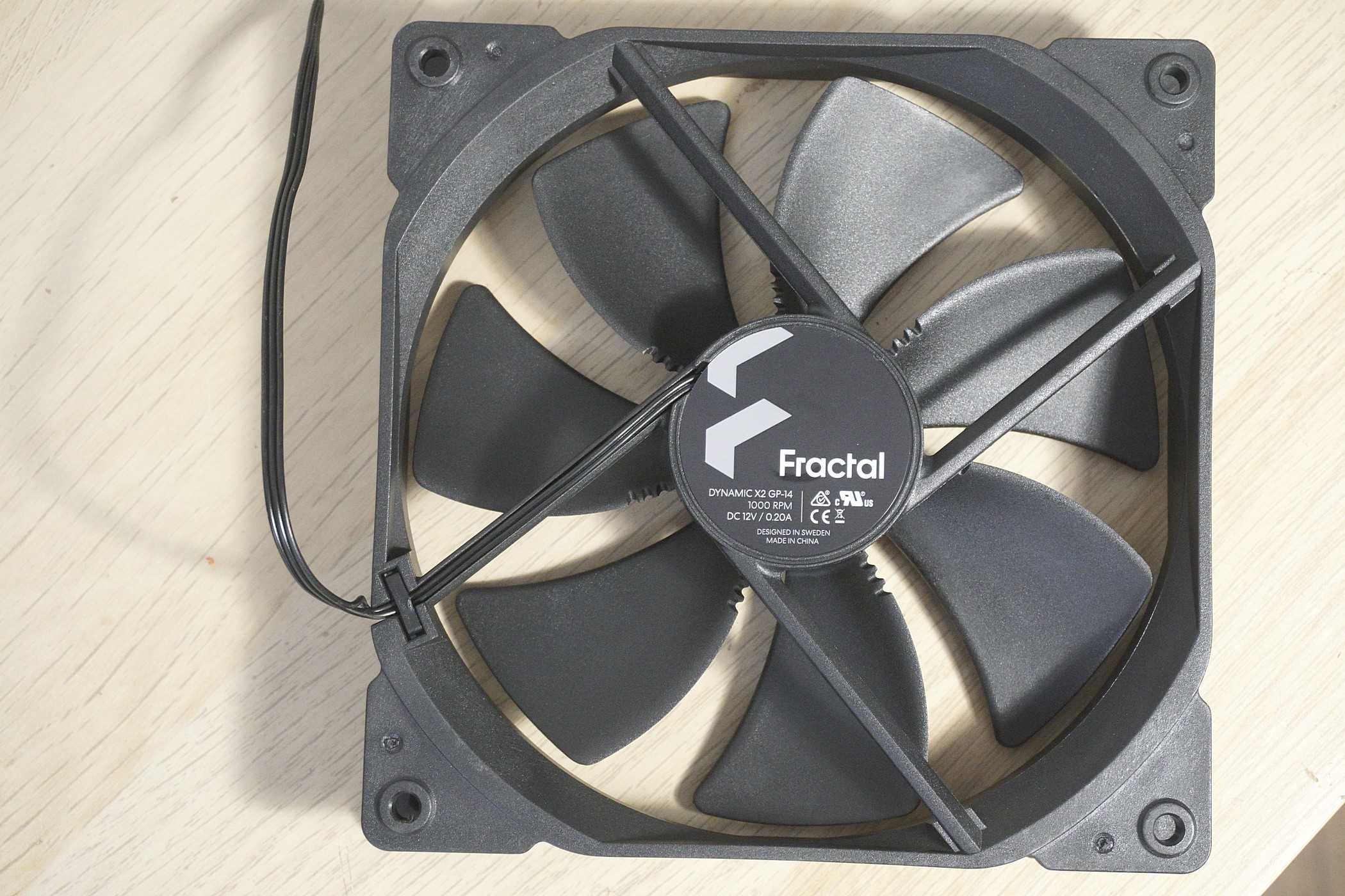 [Нови?] 3бр вентилатор Fractal Design 140mm 1000rpm 0.2A 3pin (вкл ДДС