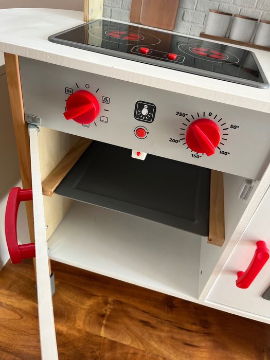 Детска дървена кухня