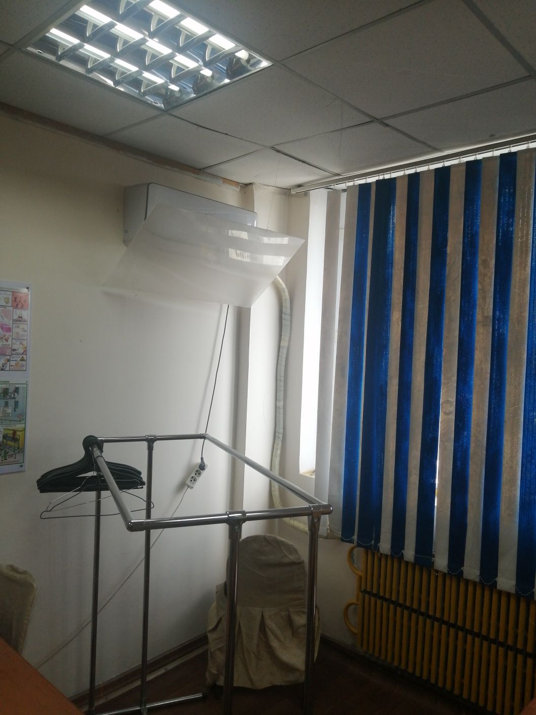 Продам стулья, парты