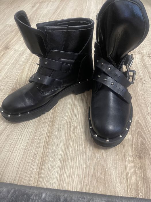 Ghete dama din piele