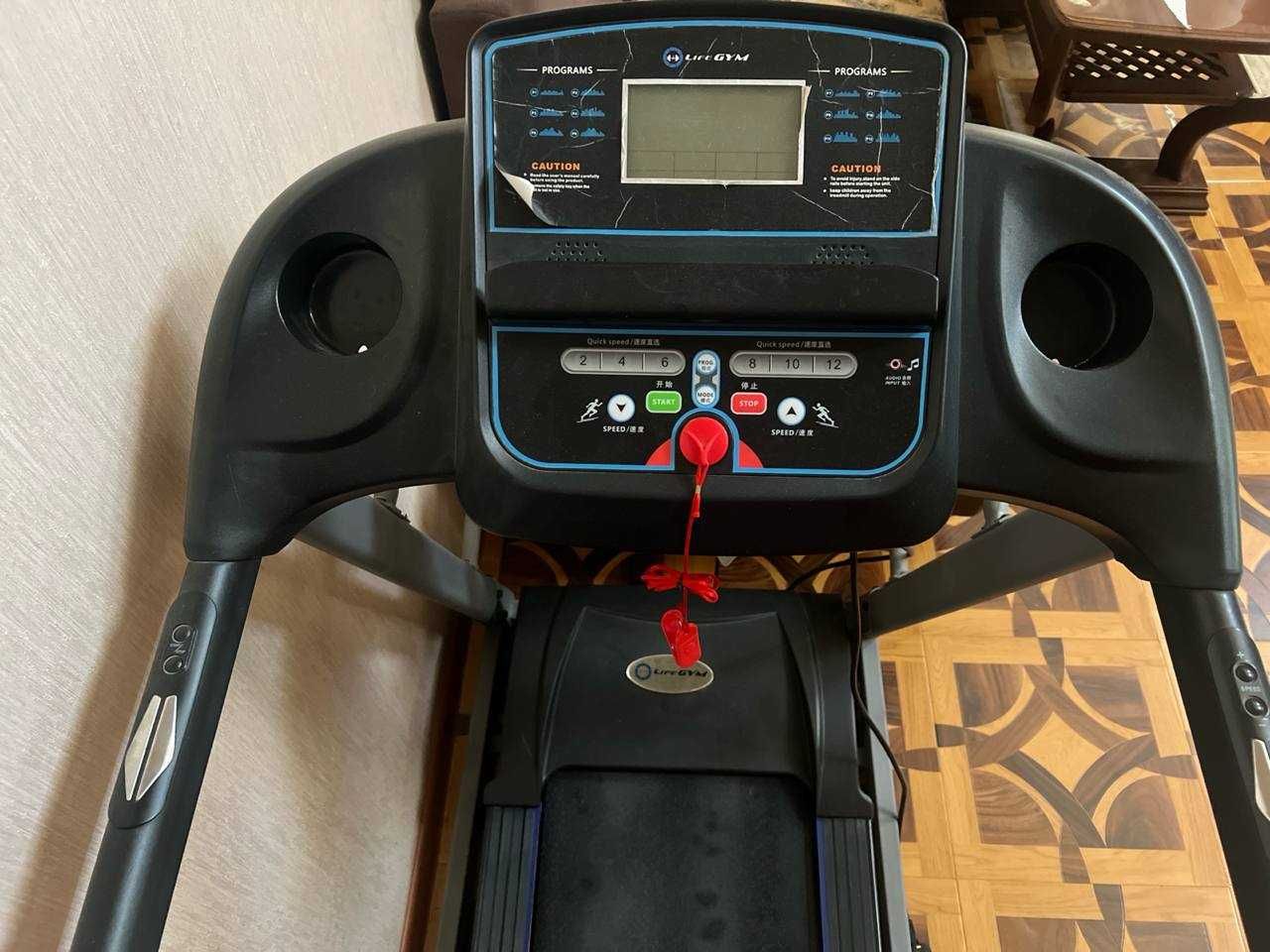 беговая дорожка, Life gym  350 model 110 kg,