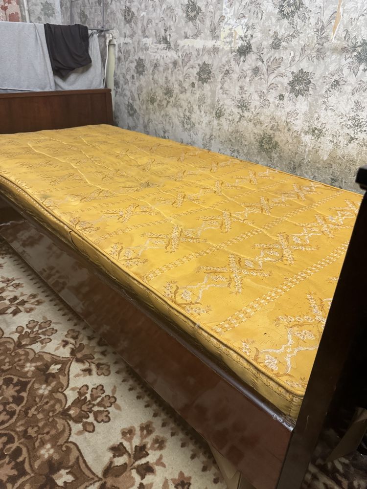 Продам Кровать.