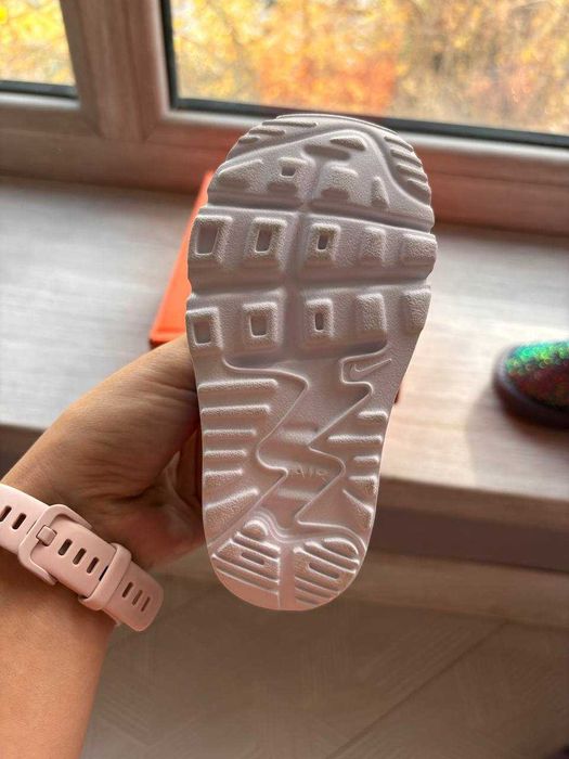 Nike детские кроссовки. Размер 23 цена 200 000