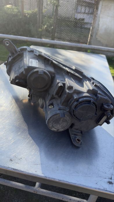 Десен Фар - Passat B7