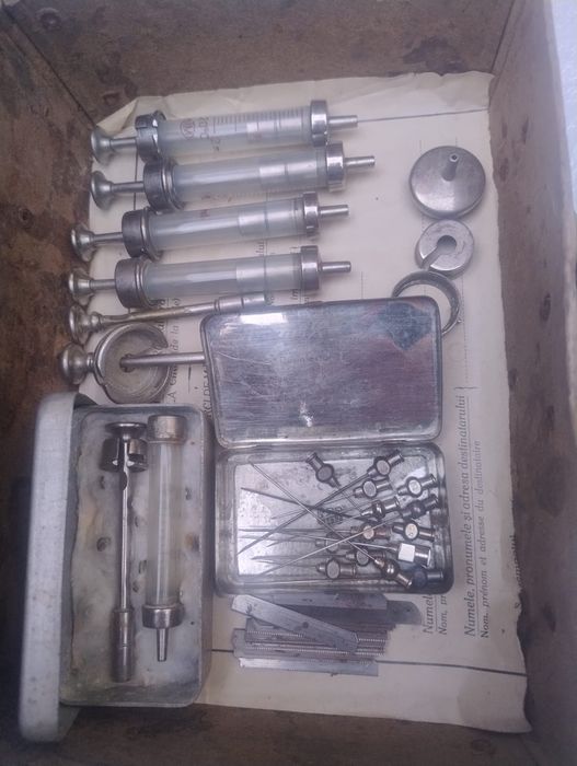 Trusa  veche doctor posibil veterinar