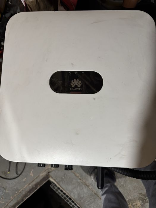 Invertor hibrid Huawey 5.5 kw