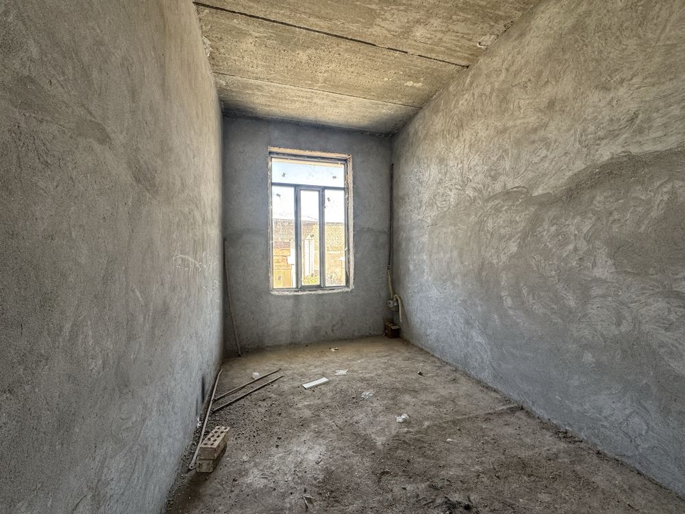 4х комнатная квартира, на 1 этаже. Панджоб.