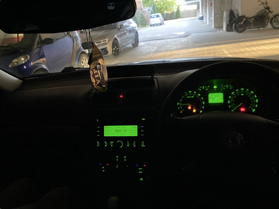 Skoda Octavia 2 – 1.9 TDI BKC – VOLAN DREAPTA