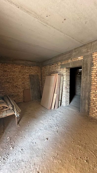 Продается 2-этажный, 6-комнатный кирпичный дом