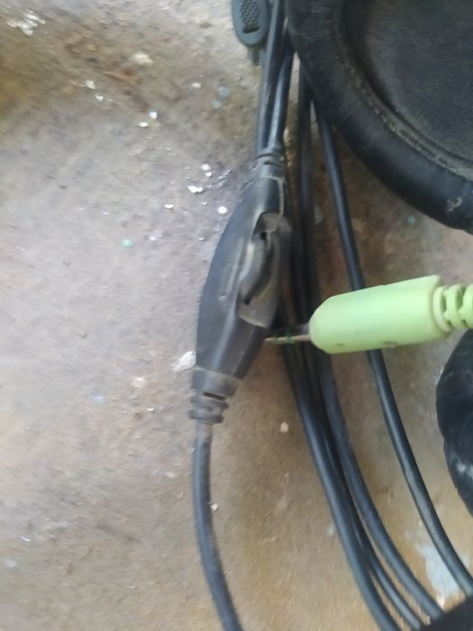 Telefon bilan ishlaydigan quloqchin